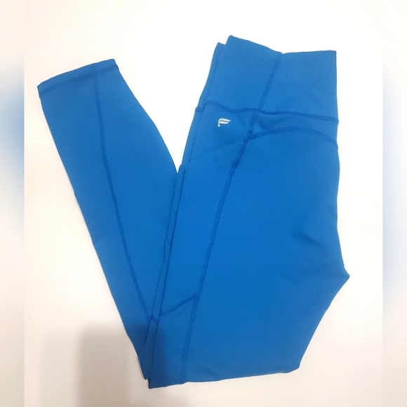 Fabletics Oasis High Waisted 7/8 Legging - Picture 2 of 7